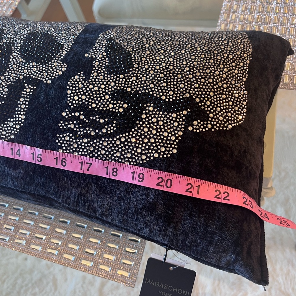 β οΈ RHINESTONE Skull Black Velvet Magaschoni Halloween Pillow NEW - Picture 2 of 2